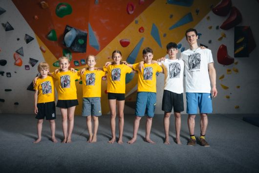 Dress up in climbing style with the whole family